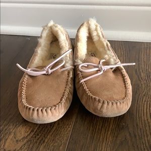 Ugg Dakota slipper